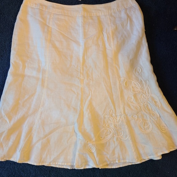 JM collection 100% linen suit with floral accent - Picture 7 of 10